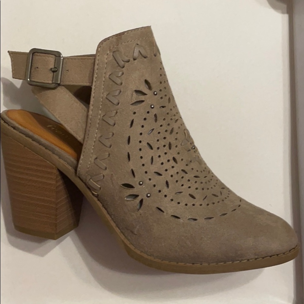 Taupe heeled booties
